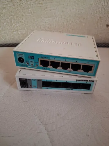 LOTE MIKROTIK: 2 ROTEADORES hEX RB750Gr3 + RB750GL | REDES E TI