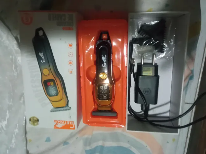 MÁQUINA DE CORTAR CABELO 