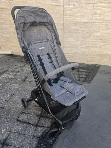 Carrinho de bebê Voyage novo