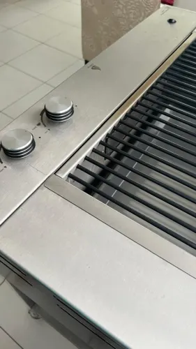 Churrasqueira a Gás Portátil com Carrinho - Ideal para Varanda e Área Gourmet