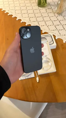 iPhone 15 128GB preto