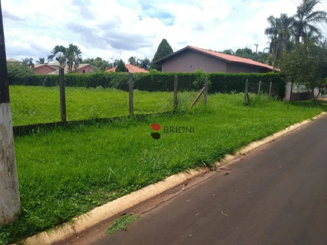 Terreno/Chácara com 1400m² à venda no Condomínio Village Bandeirantes I em Jardinópolis/SP