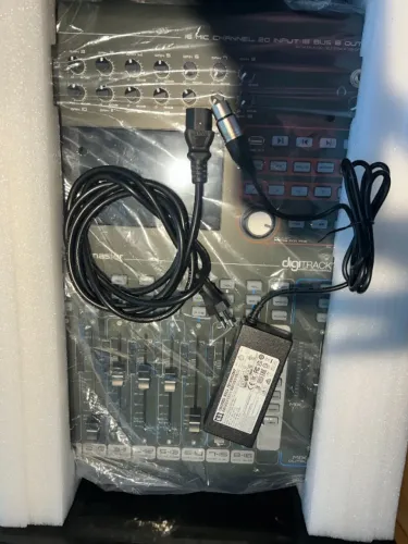 Mesa de som Digital DIGITRACK 18 STUDIO MASTER