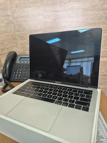 Macbook Pro A1989 i5 8Gb 16Gb na Caixa