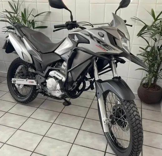 VENDO XRE 300 2020 UNICA DONA KM BAIXO