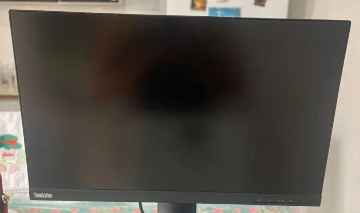 monitor lenovo 22 pol s22e com tela quebrada sem suporte