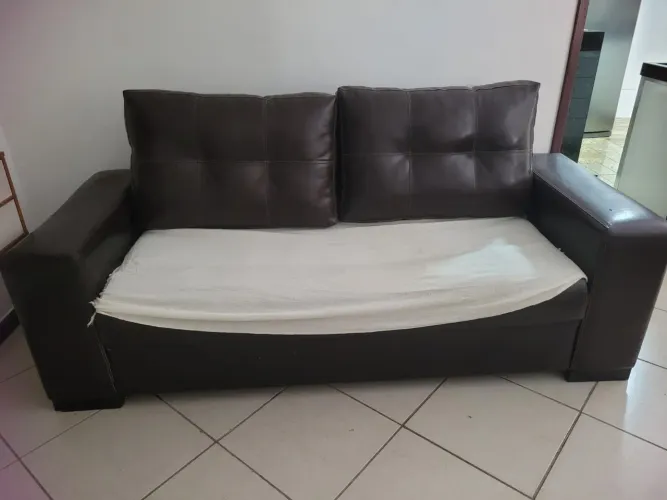 Sofá para doação, necessário reparo