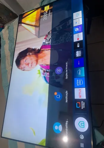 Vende-se televisão Samsung 60 Polegadas 4K <br><br>2.300 5x no cartão <br><br>2.000 à vista<br><br>Entrego