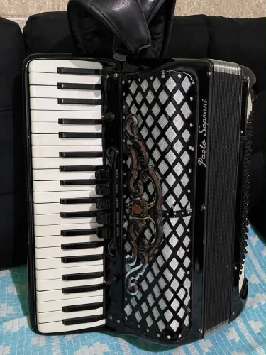 Acordeon Paolo Soprani 120 baixos