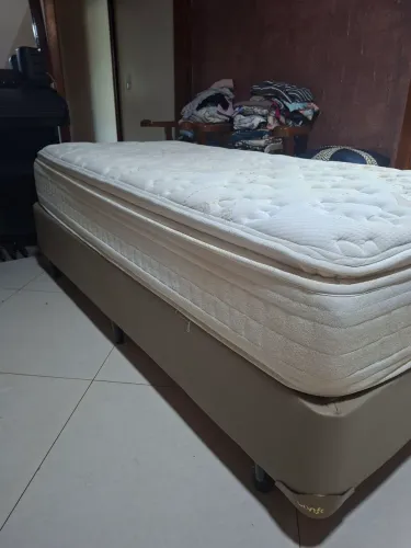 Colchão simmons com box