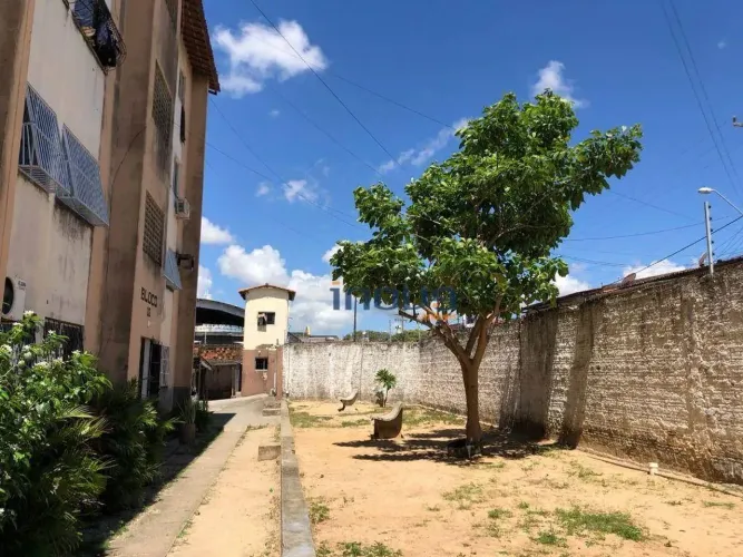 Apartamento com 2 dormitórios à venda, 41 m² por R$ 106.000,00 - Vila Peri - Fortaleza/CE