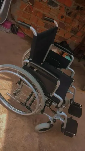 Imperdível! Cadeira de Rodas + 2 Almofadas (Gel e Inflável)