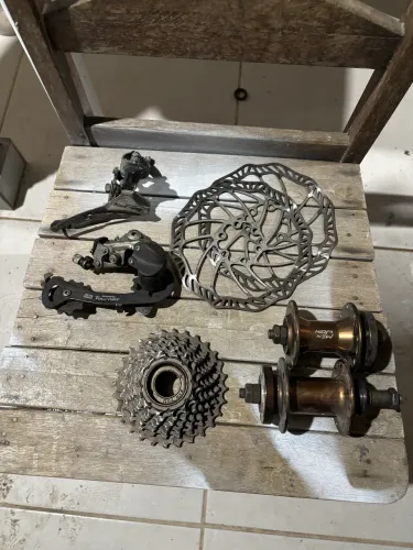 VENDO ESSAS PEÇAS DE BIKE VALOR A COMBINAR
