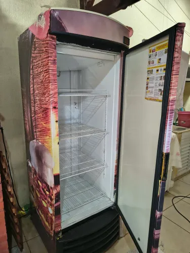Cervejeira metalfrio 497 litros 110v bem conservada