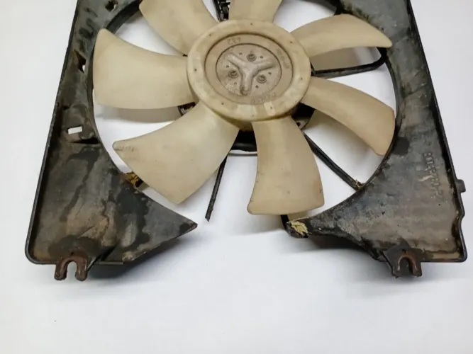 Ventoinha Elétrica Eletroventilador Honda Fit2006 Com Avaria