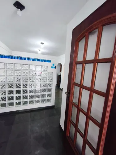 Edícula 25 metros quadrados com pia e banheiro
