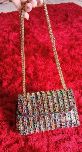 Bolsa Em Pedrarias Clube Diva.