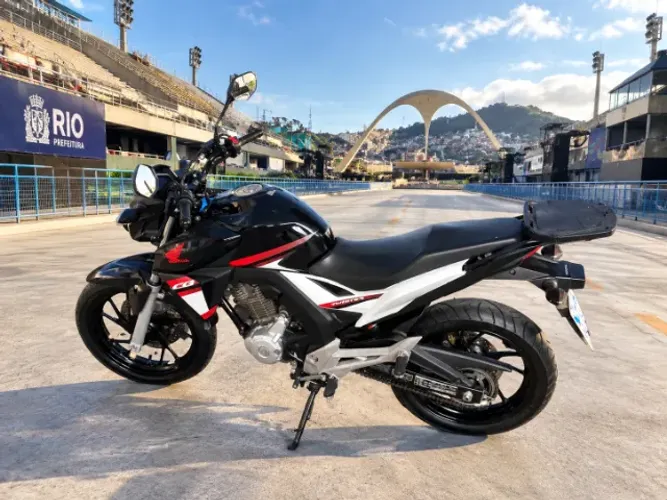 HONDA CB TWISTER Street
