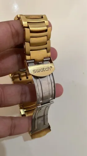 Swatch cara preta