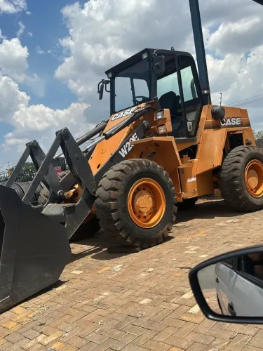 Pá carregadeira casa w20e
