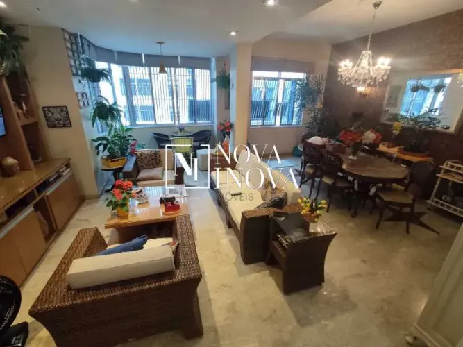 Apartamento - / Residencial / Copacabana