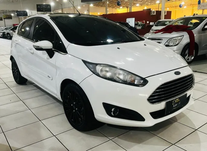 Ford Fiesta Titanium 1.6 16V Flex Power Shift 2014