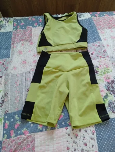 Conjunto Fitness Verde Lima e Preto (Top + Bermuda Ciclista) - Tamanho