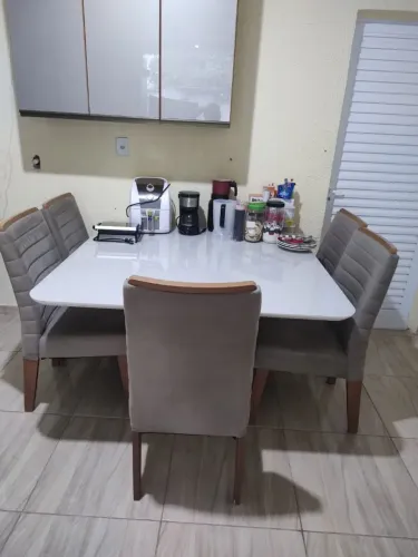 Vende se por motivo de viagem