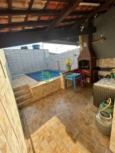 casa com piscina em Mongaguá