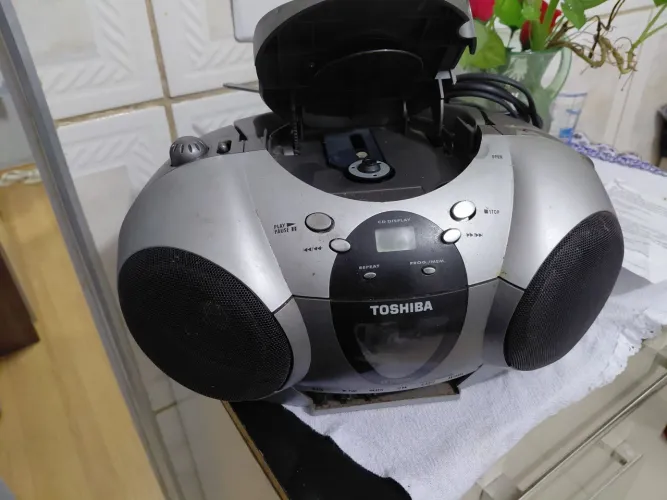 Radio cd, fita vitage Toshiba 8