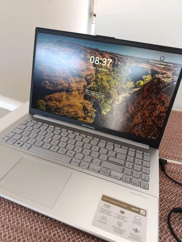 Notebook Asus i3 Vivobook 4ram/126memória