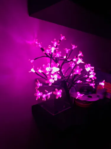 Linda luminária cerejeira rosa magenta neon