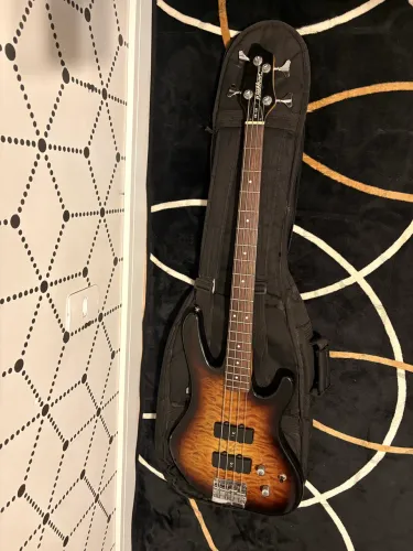 Baixo WASHBURN XB-120 - 4 Cordas