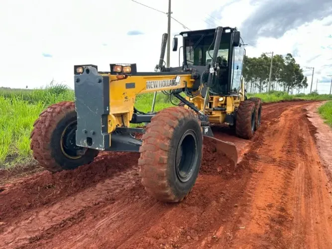Motoniveladora New Holland 2012 RG170B