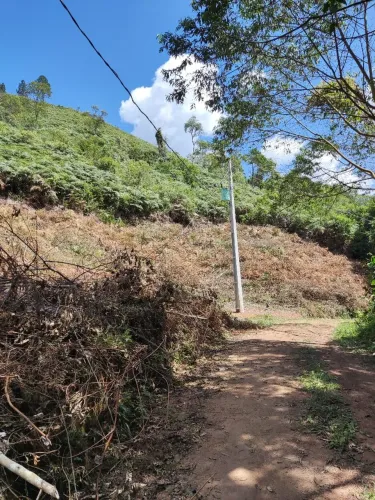 Chácara de 5000m2, apenas 700 metros da BR 262. Perto Casa da Bica