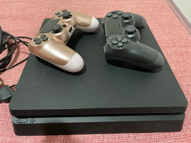 Ps4- slim 500gb 