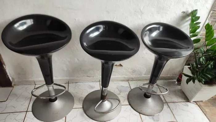 VENDO 3 BANQUETAS