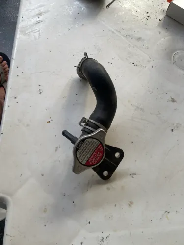 Mangueira Bocal e tampa colocar água radiador semi novos HRV