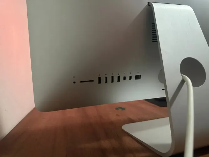 iMac 21.5? Apple ? Intel i5 Quad-Core
