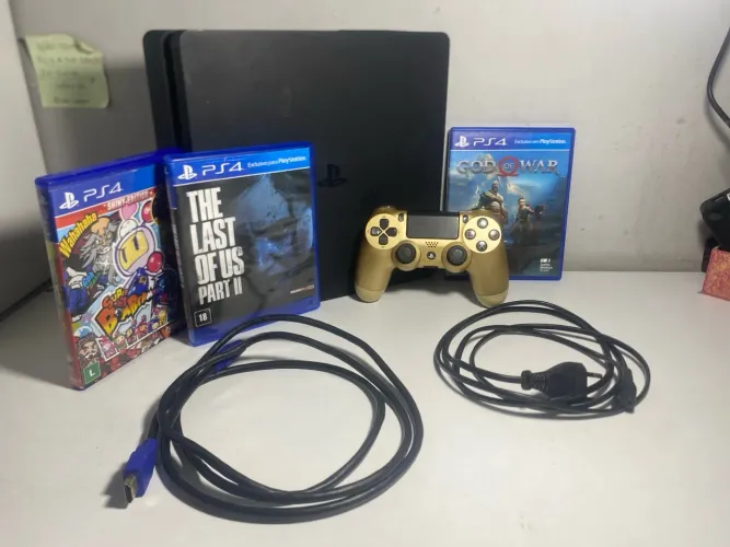 PS4 Slim 1TB + 3 JOGOS + CONTROLE + CABOS DE ENERGIA