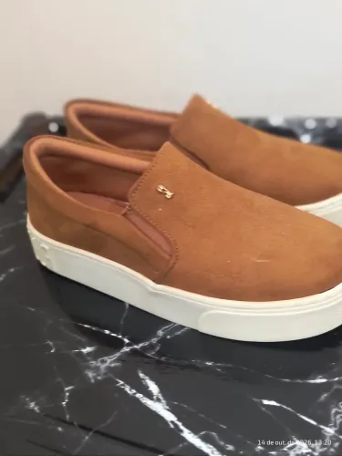 Tênis feminino slip on 34 Santa Lola