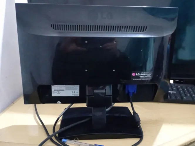 Monitor LG 19 polegadas usado em perfeito estado 