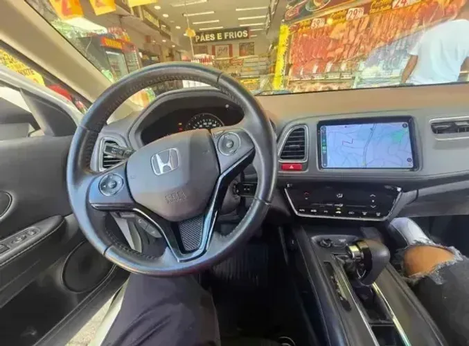 Centrais multimídias automotivas //