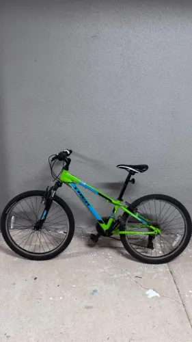 Bicicleta Trek Mt220 - Verde e Azul (Usada)