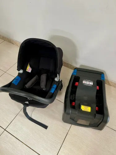 Bebê Conforto Burigotto Touring X Preto com Base Veicular Auto