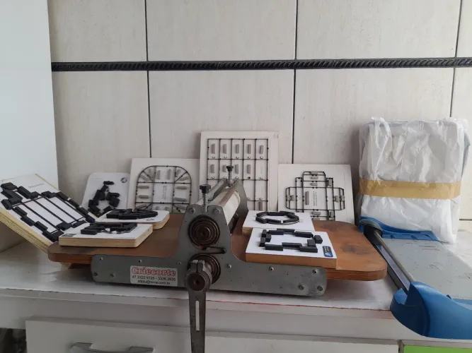 Maquina de corte e vinco crie corte