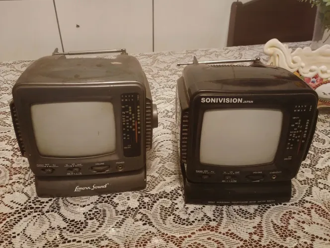 Mini tv antiga