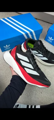 Tênis Adidas Premium