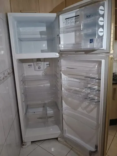 Geladeira Duplex GE - 470 L em perfeito estado