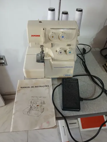 Maquina costureira galoneira 600